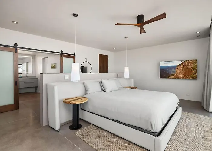 Paradise Canyon-pool&spa-mountain Views-estate 2 Holiday home *