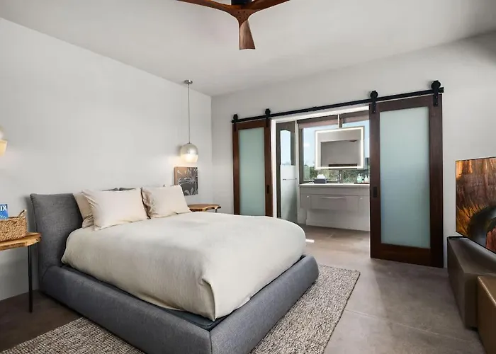 Paradise Canyon-pool&spa-mountain Views-estate 2 Holiday home *